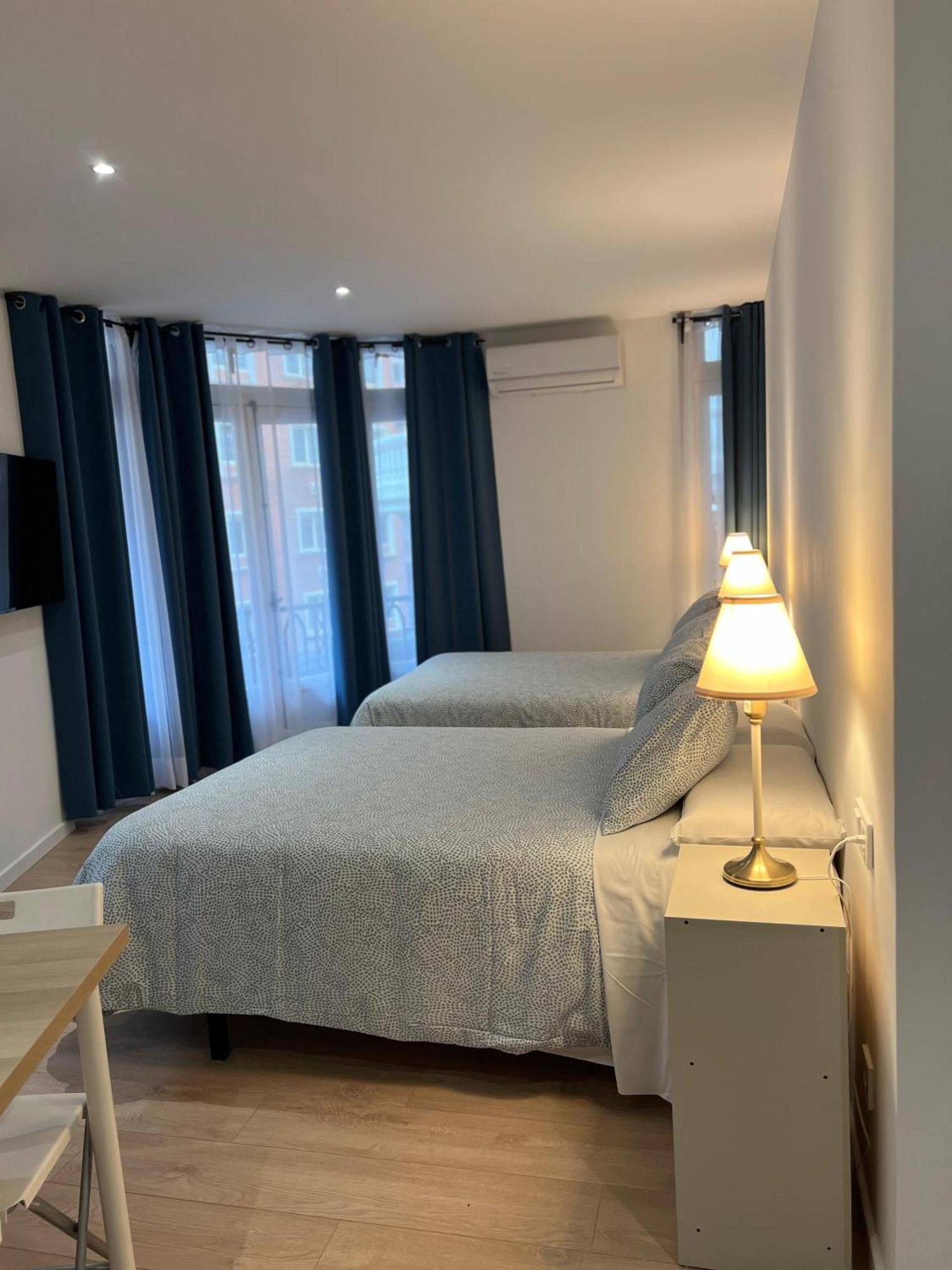 Room Plaza Espana Madrid Kültér fotó